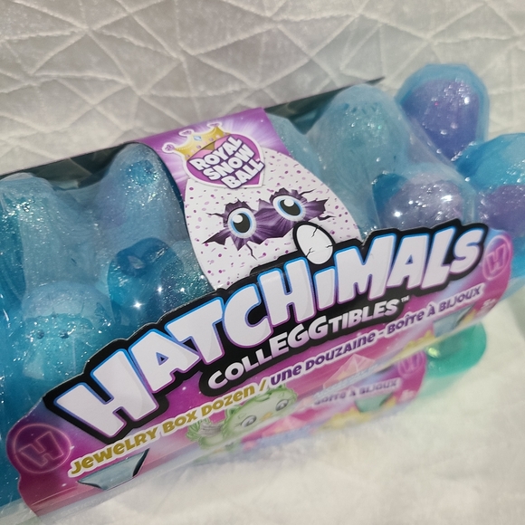 Hatchimals Colleggtibles Royal Snowball Jewelry Box Dozen - NEW! - Picture 2 of 12